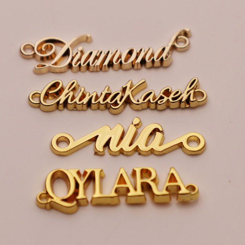 衣服标牌 大衣logo 服装商标设计 小铁牌 围巾服饰标 小铁标