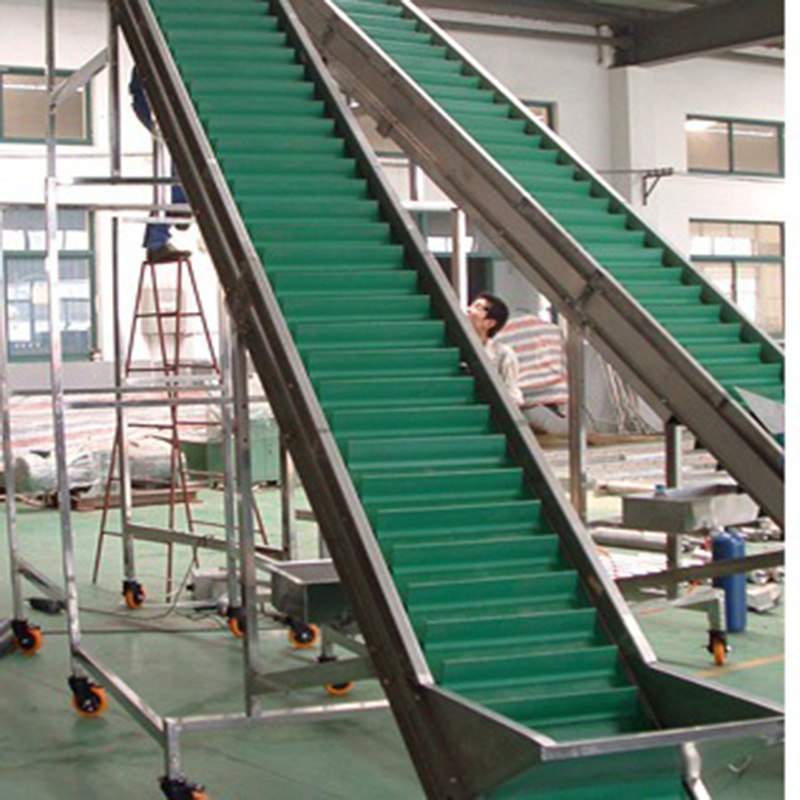 厂家供应裙边皮带提升机 食品级皮带上料机 小型爬坡输送机