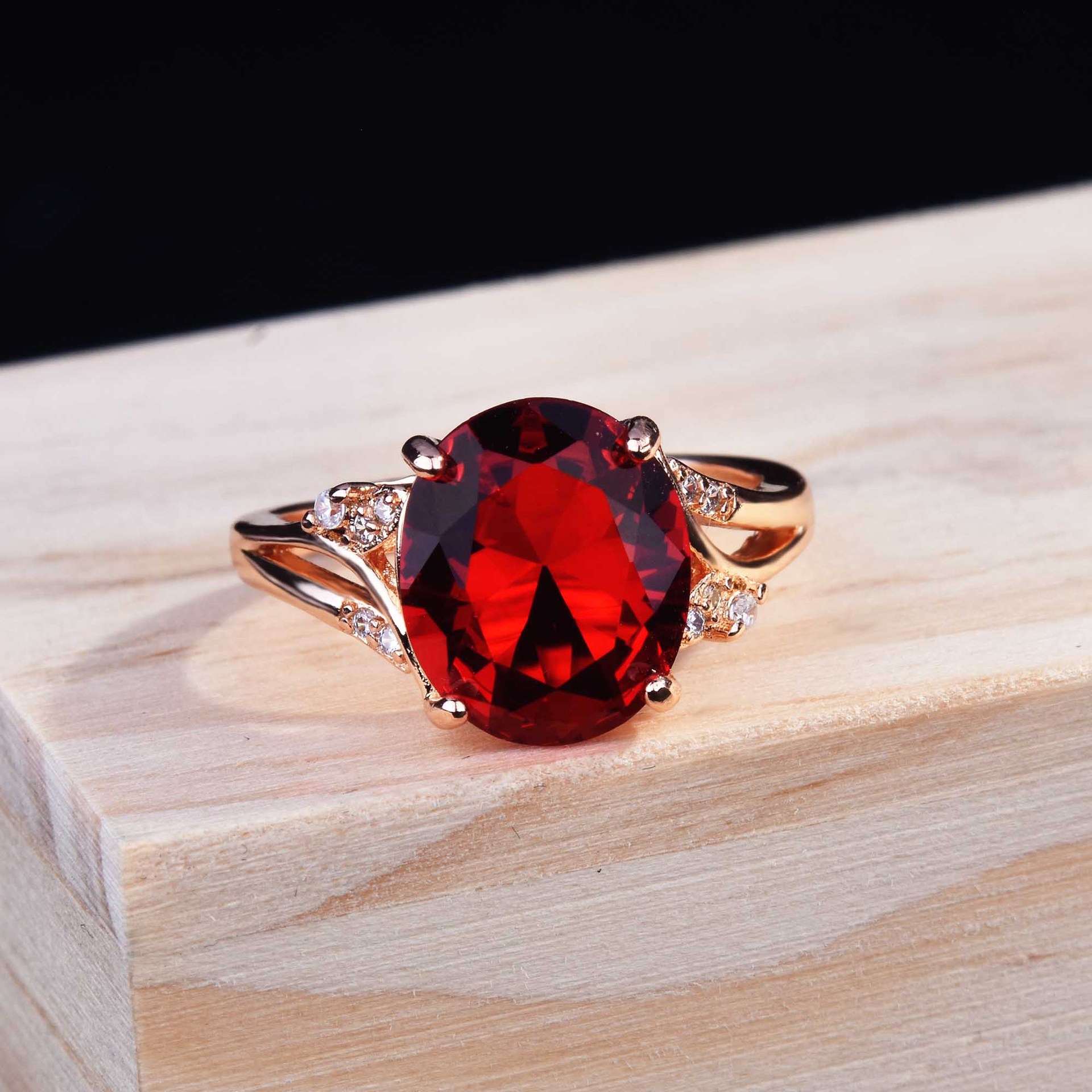 网红直播椭圆形仿真红碧玺宝石彩宝开口戒指 祖母绿群镶锆石指环