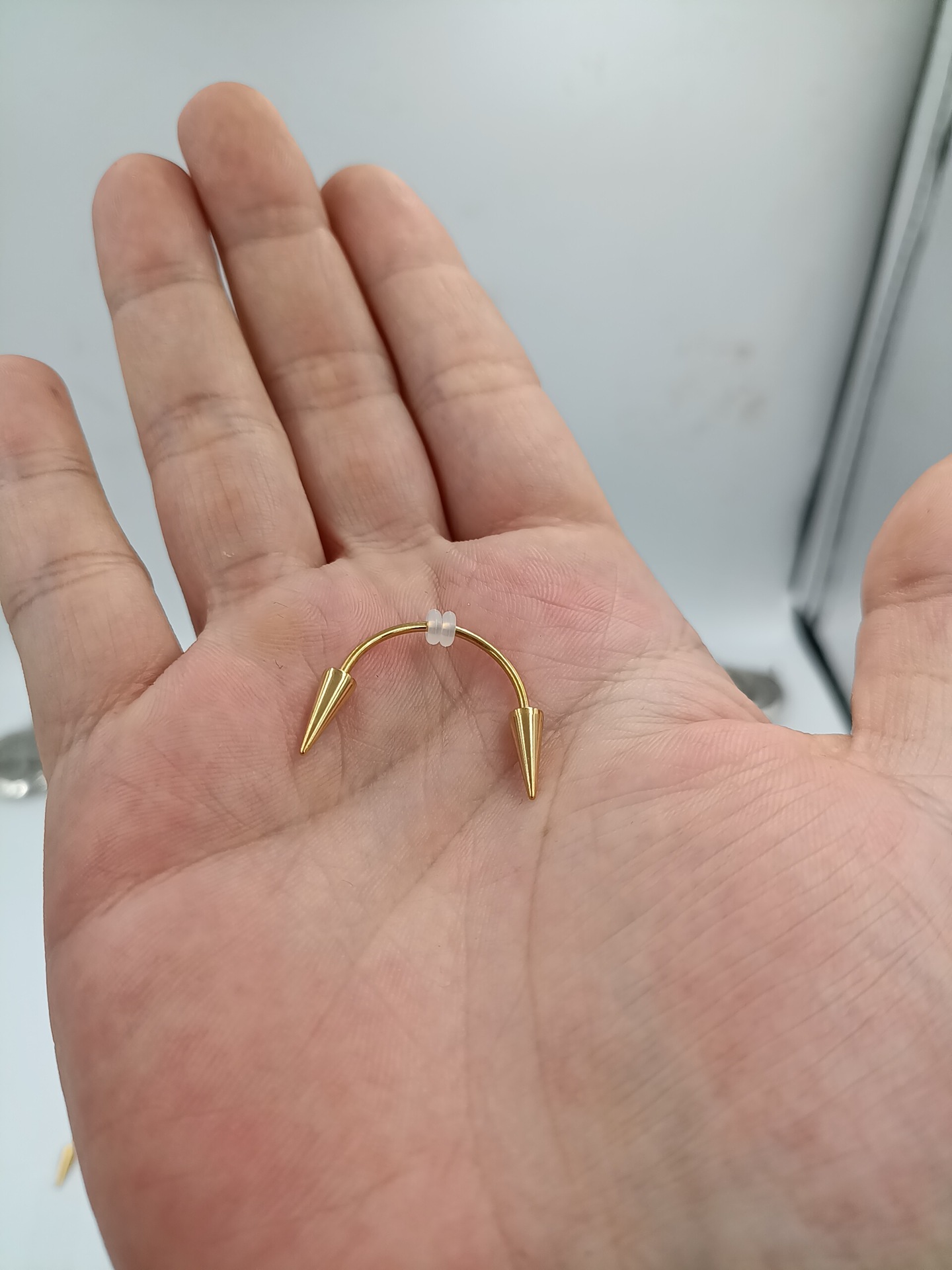 钛钢不锈钢c杆微笑唇虎牙钉 僵尸牙系带钉吸血鬼穿孔饰品现货批发