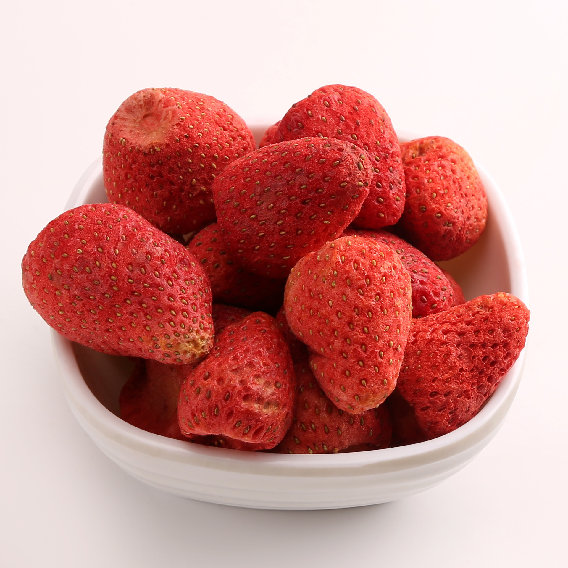 冻干草莓粒厂家散装批发草莓脆草莓干冻干草莓整粒冻干草莓脆