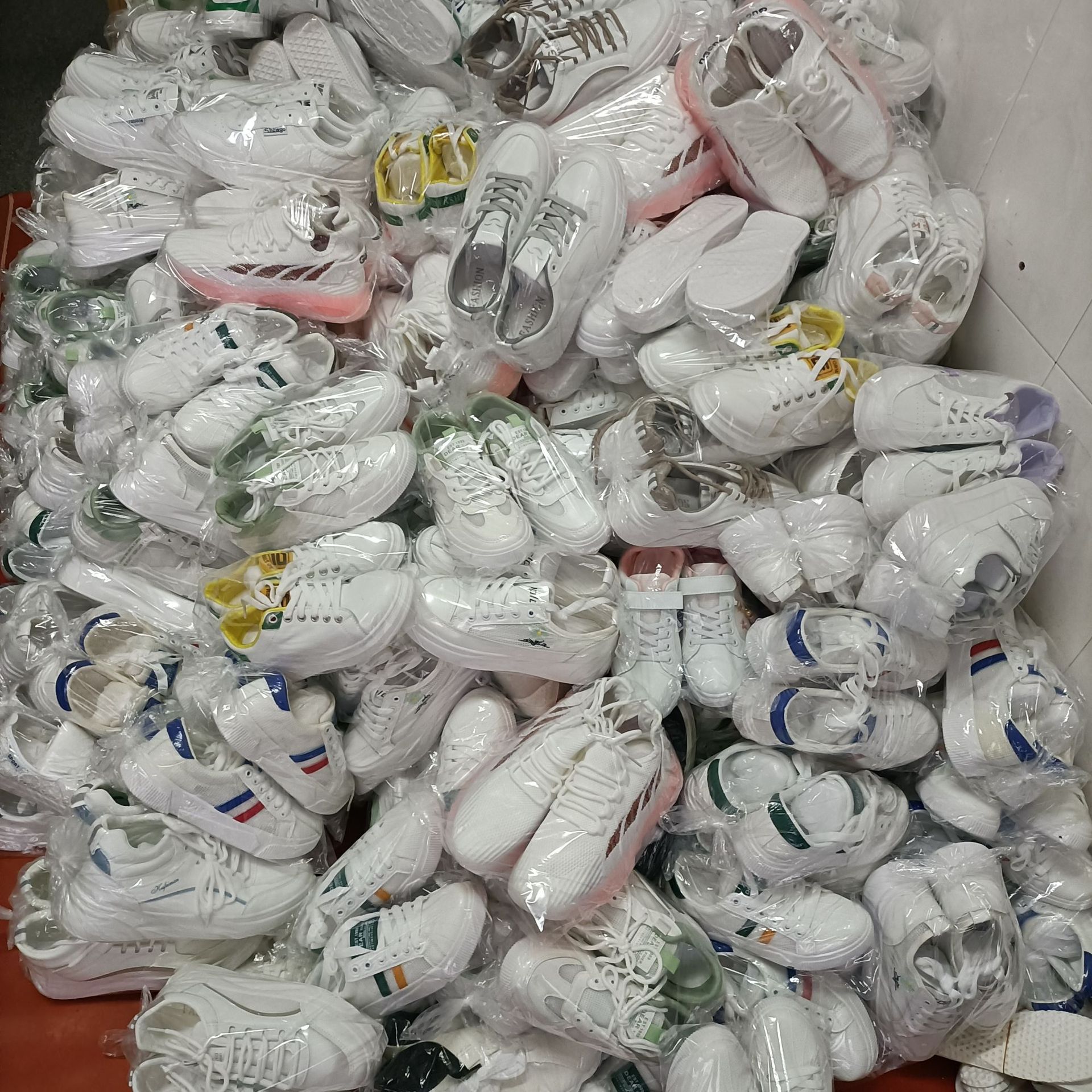 地摊库存鞋尾货各类品牌运动休闲鞋批发直播鞋货源-阿里巴巴