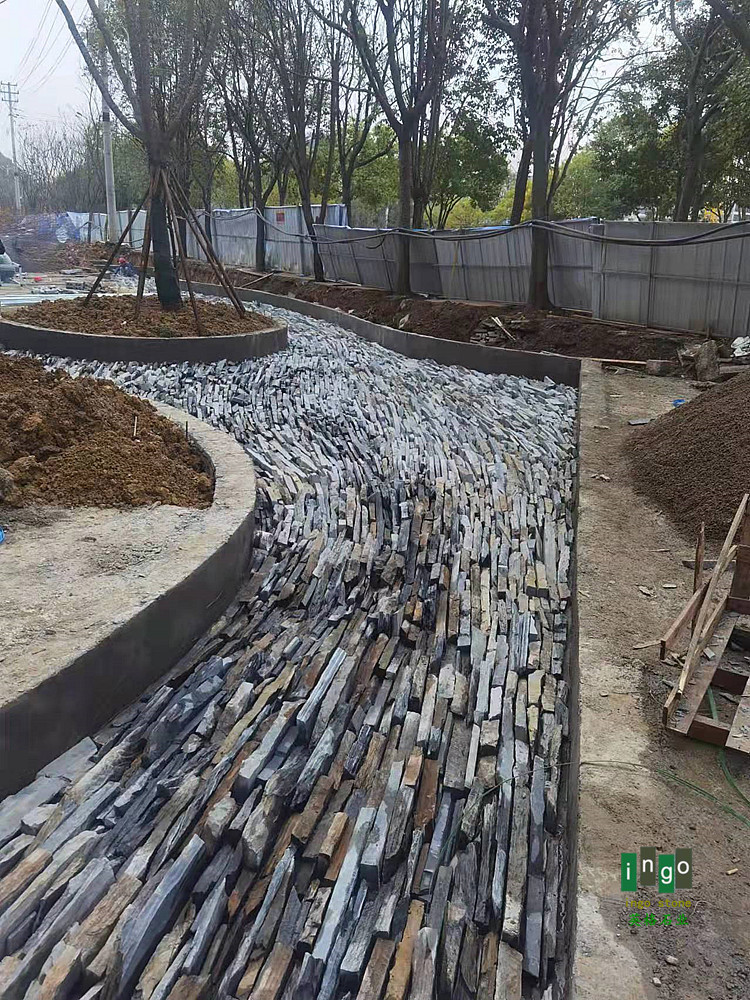 矿厂直销 青石毛边条 不规则乱条石 池壁护坡毛边乱条 乱拼青石板