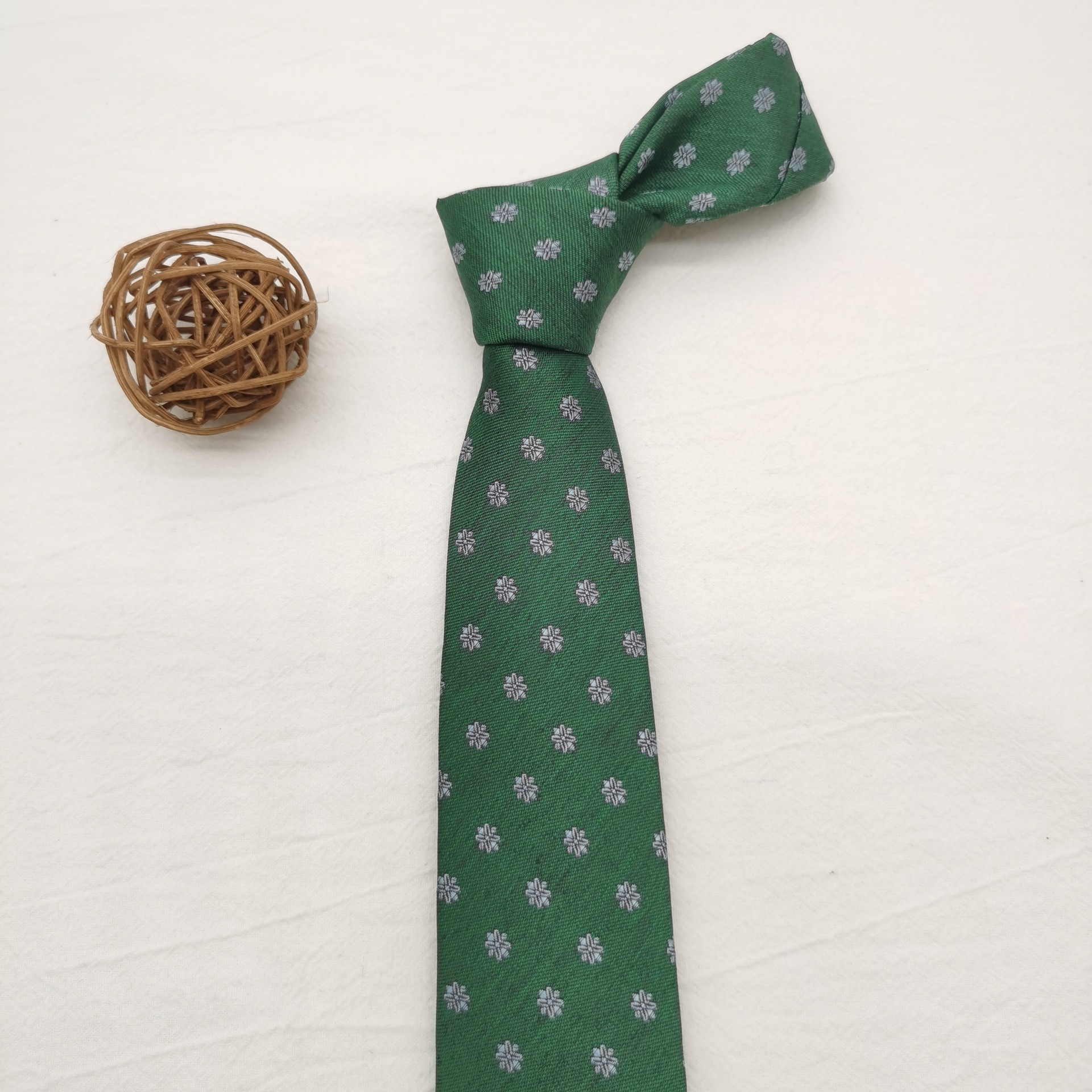 年龄段儿童产品类别领带产地浙江嵊州造型星座样式儿童颜色绀银手打