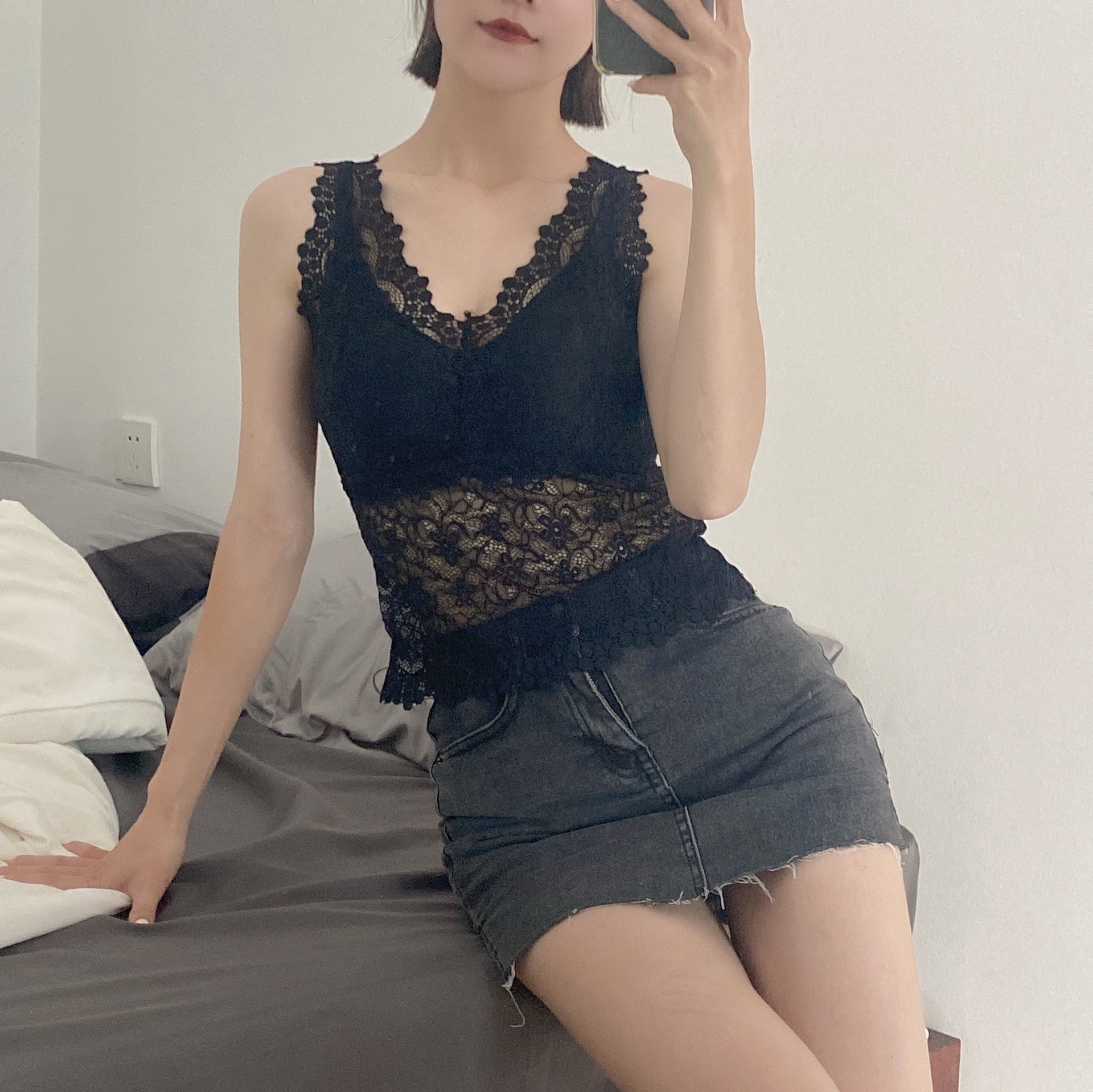 法式蕾丝半透明宽肩少女性感吊带背心女无钢圈浪花边v领打底内衣