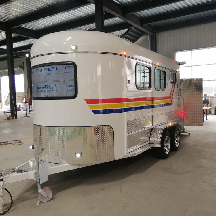 济南金力拖挂马车运马车马匹运输马术用品可上牌运马车