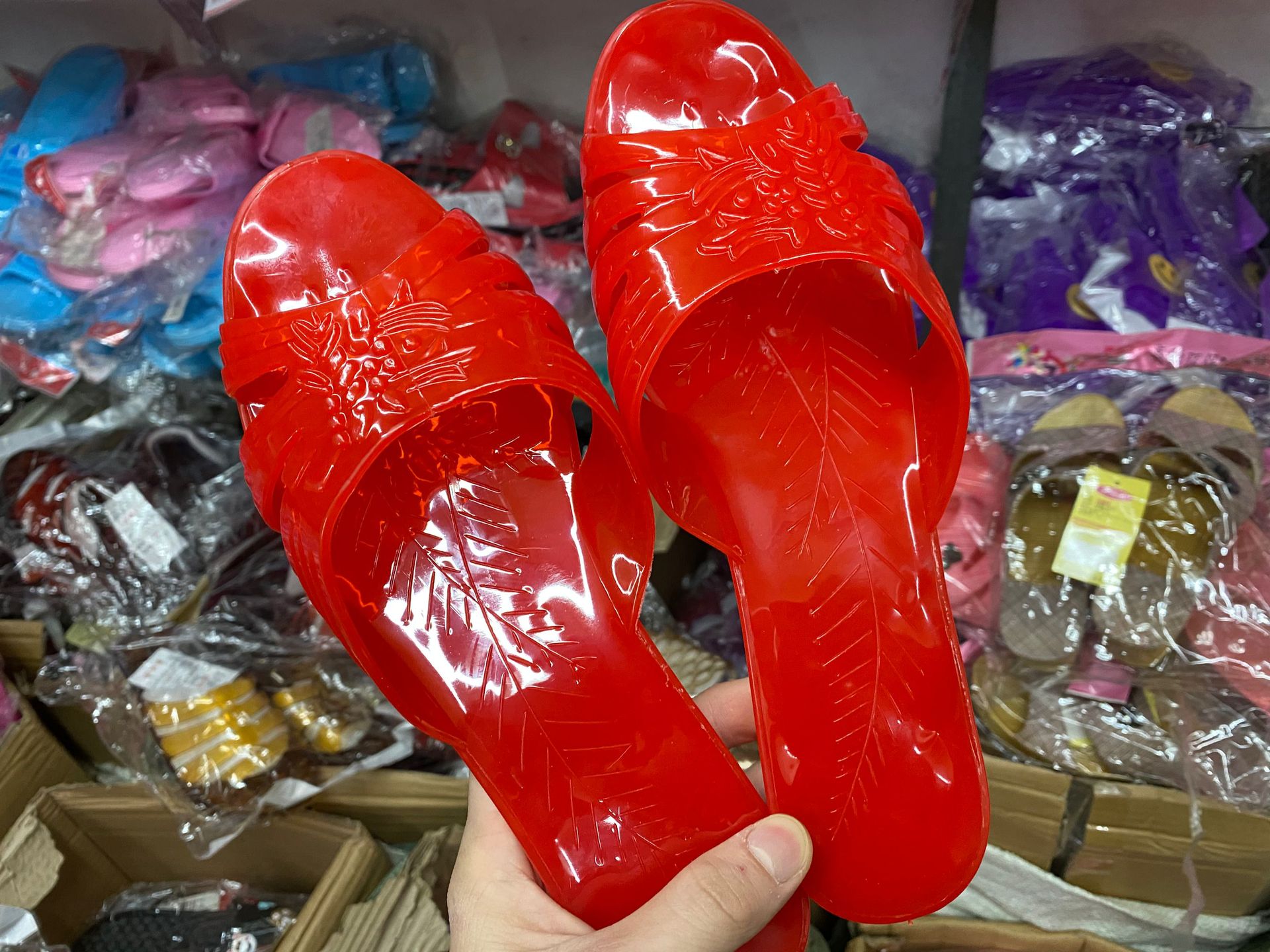 ct经典珠江联盟拖鞋 喜庆大红色菊花一体纯胶柔软速干女士妈妈鞋