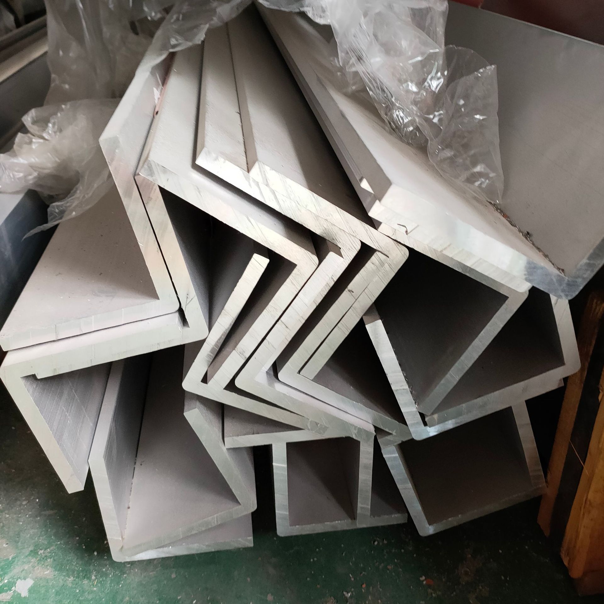 6061等边l角铝6061不等边角铝6063合金角铝三角l型材100*160*12