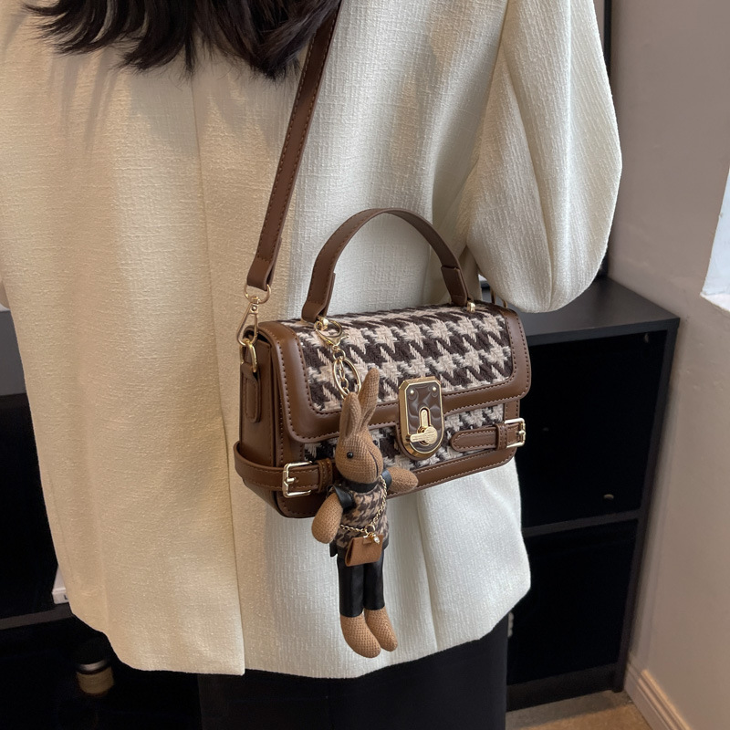 Advanced Texture Fashion Houndstooth Bag 2022 New Women's Bag Trendy Versatile Handheld Small Square Bag Niche Messenger Bag