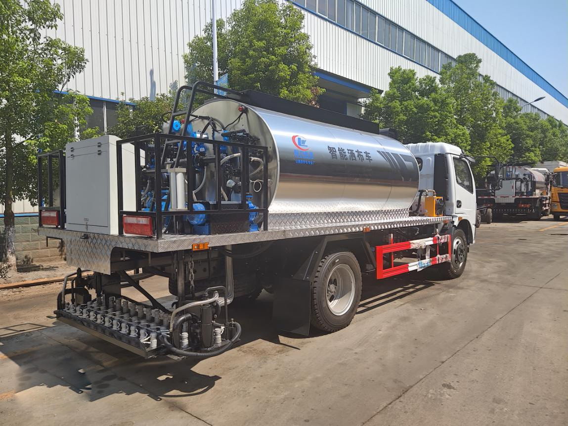 小型路面沥青洒布车公路养护沥青车 道路修路车 施工修路车沥青车