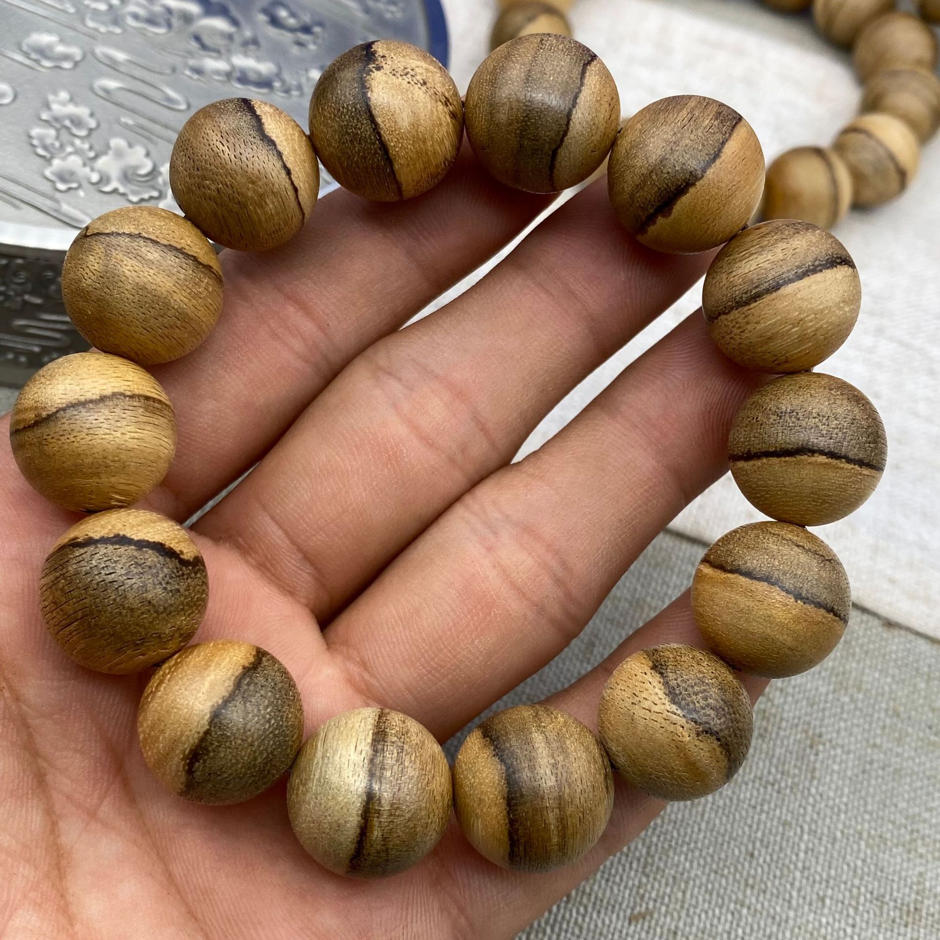 马来西亚沉香花珠 沉香1.6手串16mm*14颗 天然沉香花香味浓郁15克