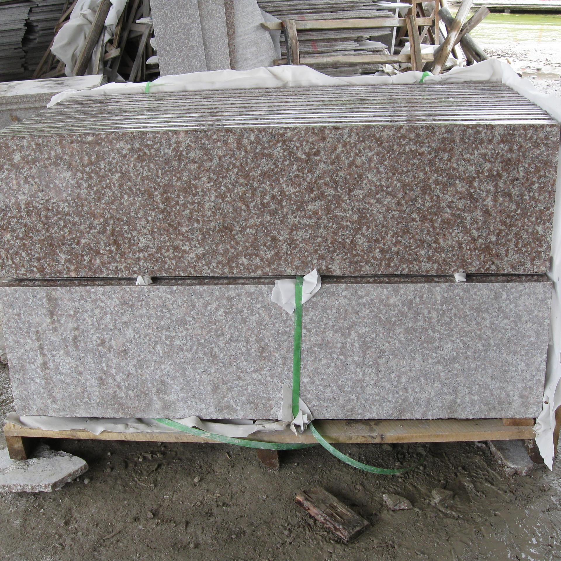 桃花红g687花岗岩供应工程地铺料红色花岗岩园林工程桃花红火烧面