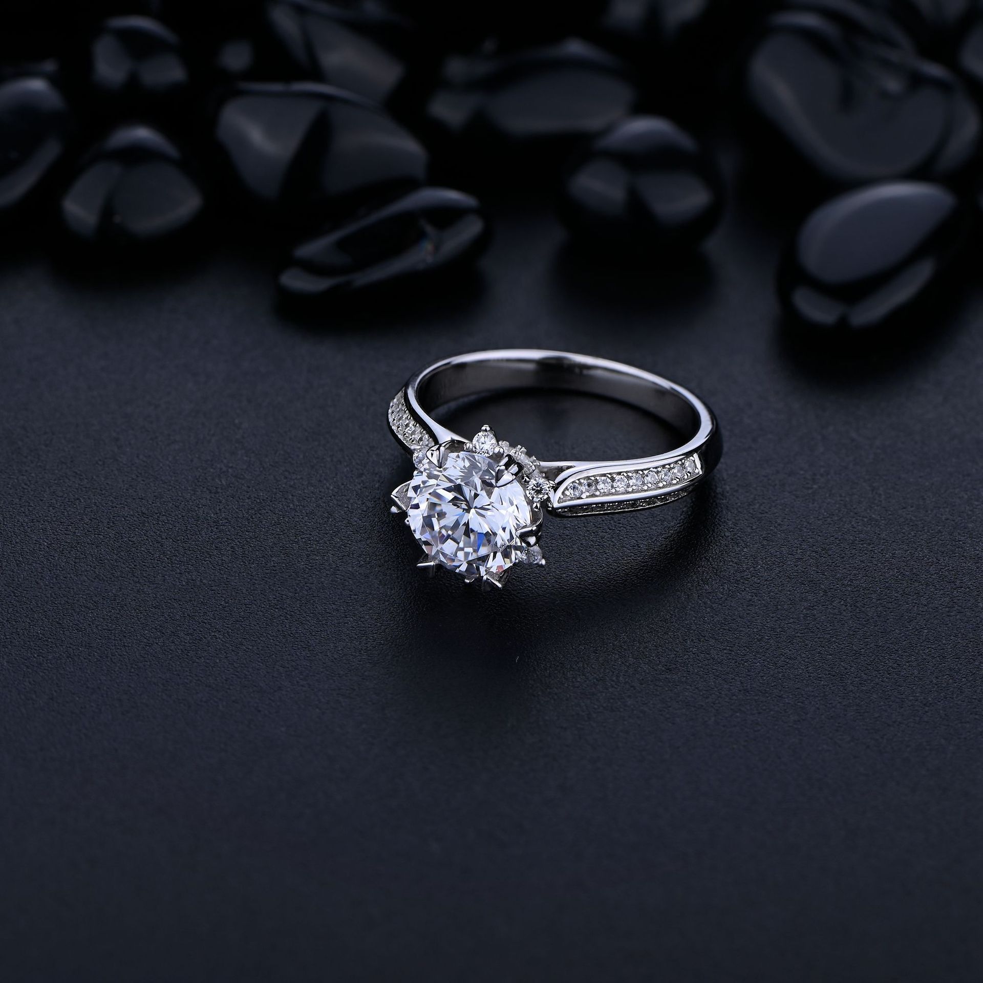 金萌s925银欧美六爪钻戒女雪花错臂微镶1克拉仿真钻锆石结婚戒指