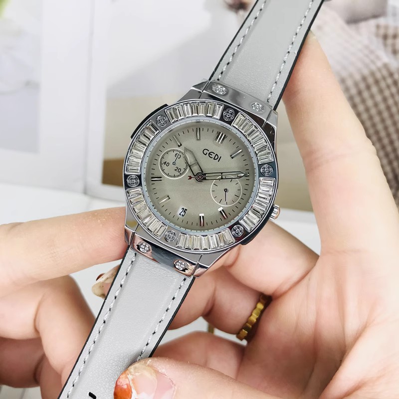 歌迪高级感灰色橡胶带女表防水日历多针款时尚爆款女士手表硅胶