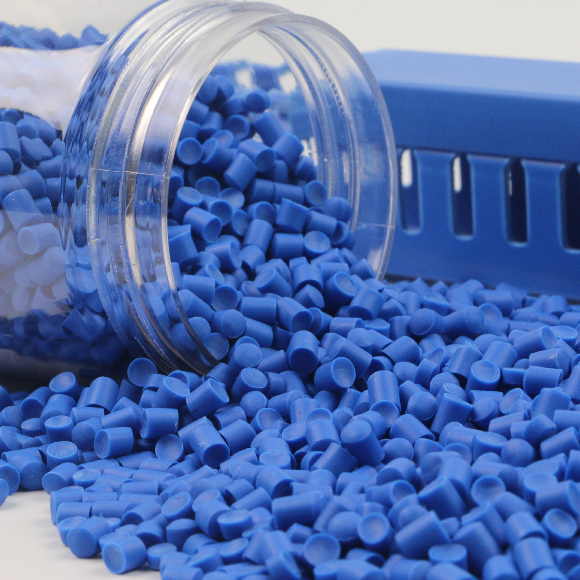 pvc硬质挤出颗粒 塑料异型粒子 pvc粒子 pvc红色硬质颗粒