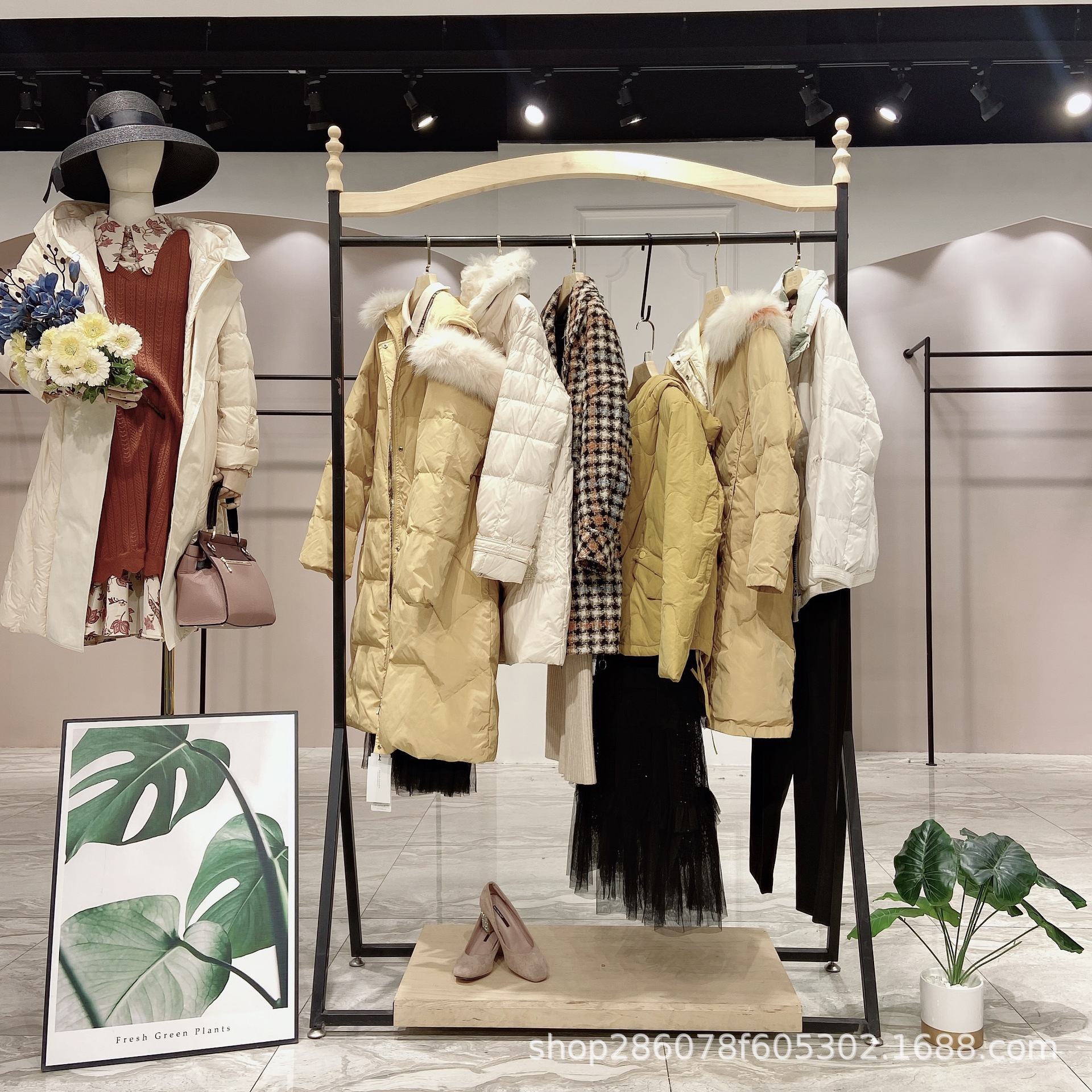 恩裳冬装品牌折扣女装羽绒服外套清仓特卖实体店网络快手直播货源