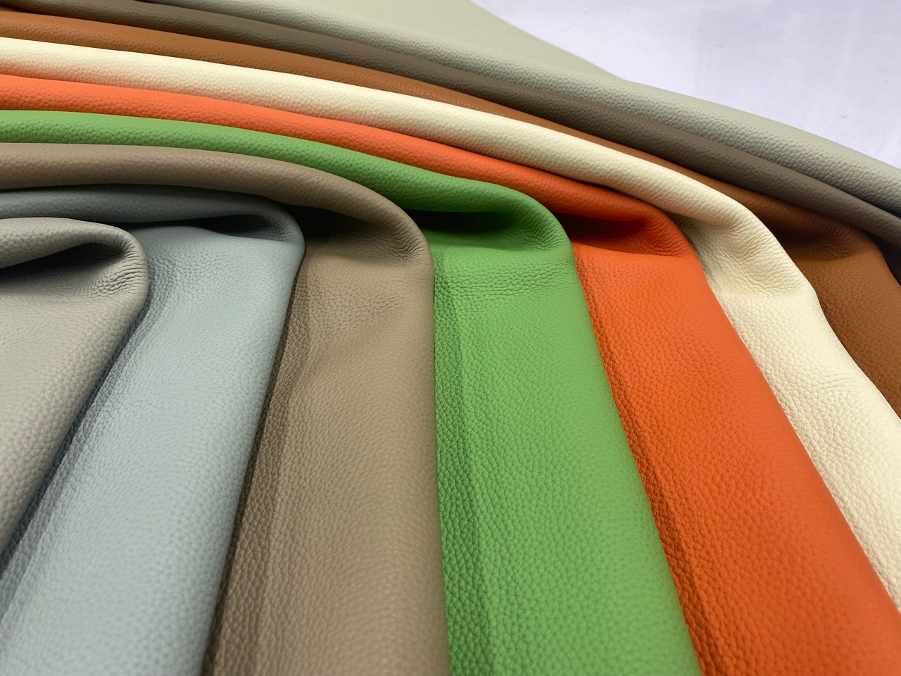 彩色荔枝纹togo荔枝纹头层牛皮真皮皮料现货供应小荔枝面皮黄牛皮