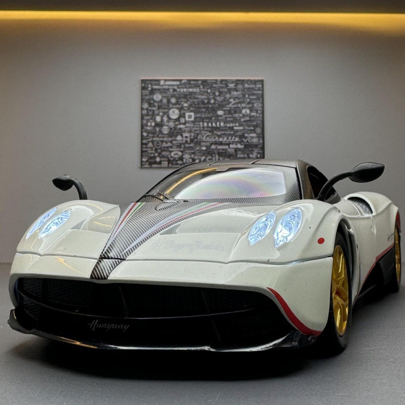 车 致合金车模1:24帕加尼跑车喷雾功能声光回 力玩具车音乐模型