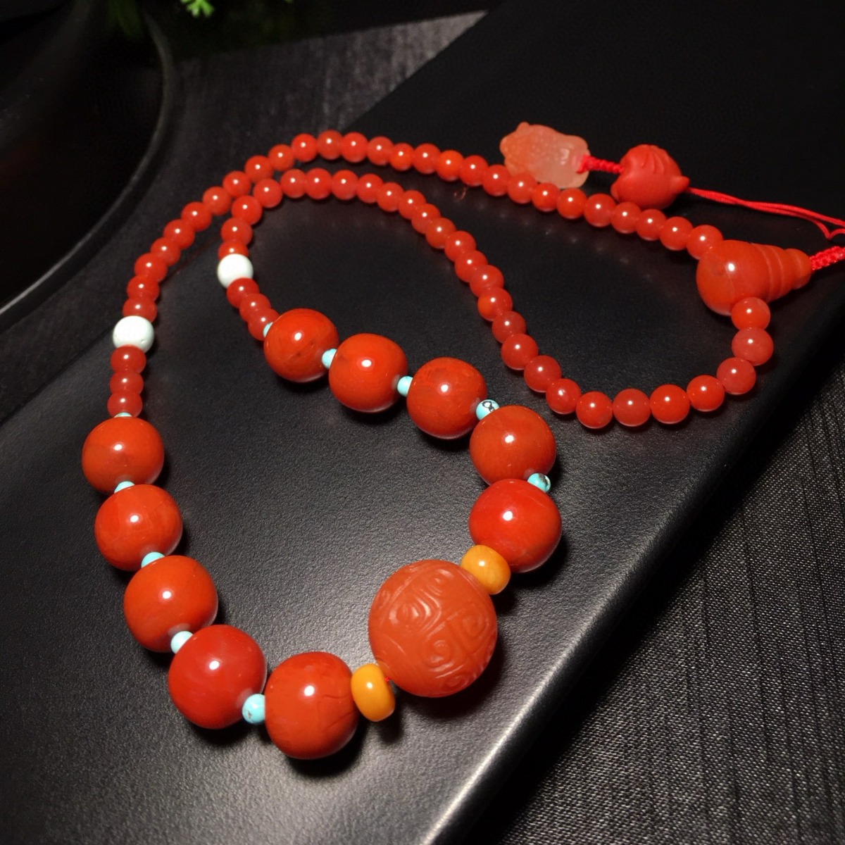 天然川料南红项链毛衣链 保山南红柿子红雕刻回纹珠项链毛衣链