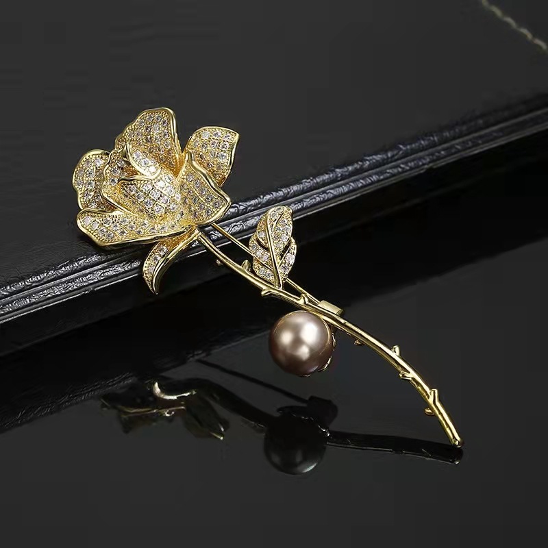 Real Gold Electroplated Pearl Zircon Flower Brooch Light Luxury High Sense Suit Pin Graceful Personality Clothing Accessories for Women