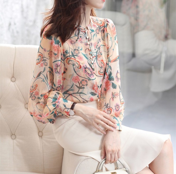 碎花雪纺衫女长袖内搭打底衫2021年早春新款女装洋气宽松遮肚上衣