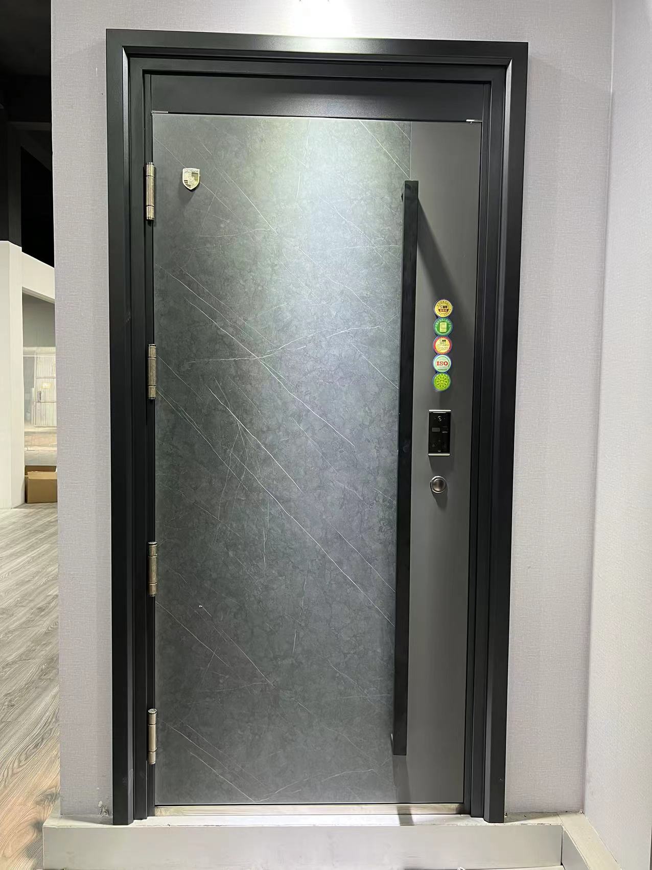 客然厂家直供甲级防盗门家用入户门单门字母门智能密码指纹锁