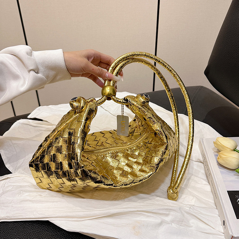 women's bag new 2023 fashion and fashion weaving underarm bag ins fashion and personalized versatile crossbody bag
women's bag new 2023 fashion and fashion weaving underarm bag ins fashion and personalized versatile crossbody bag