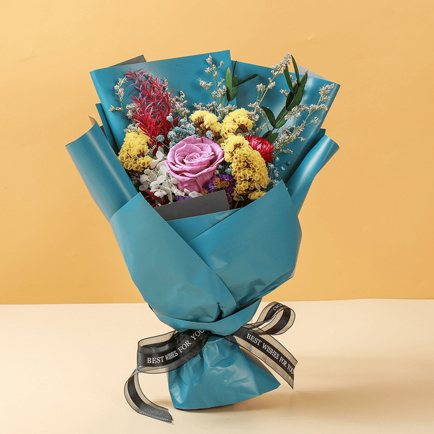 云南永生花玫瑰花满天星干花花束 芦苇花束批发 圣诞节情人节礼物