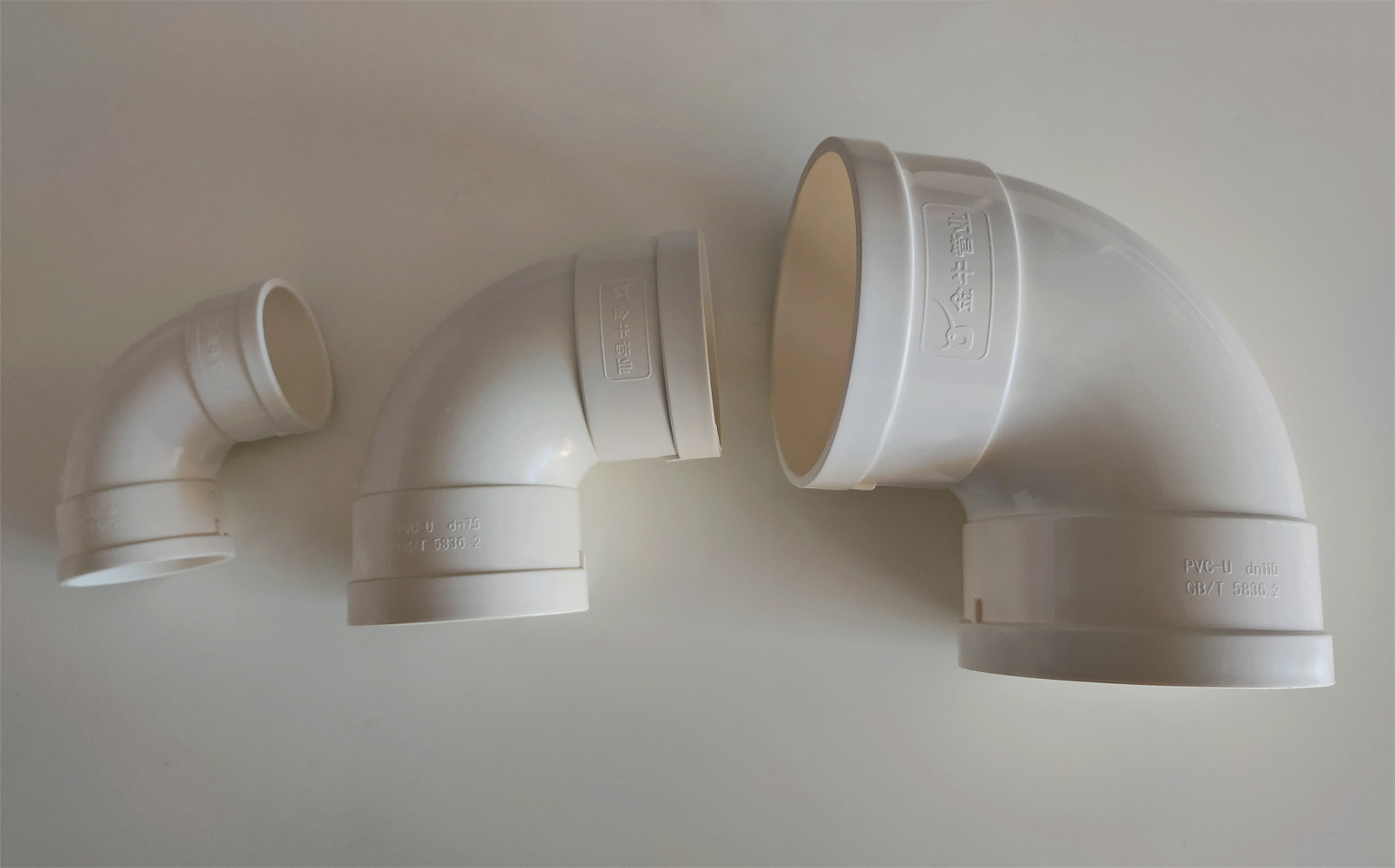 金牛pvc国标排水90度弯头 直角弯下水管配件50 75 110 160