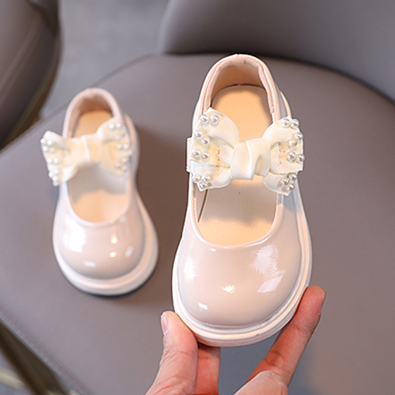 春秋新款儿童亮皮可爱小皮鞋珍珠大蝴蝶结女童圆头皮鞋韩版公主鞋