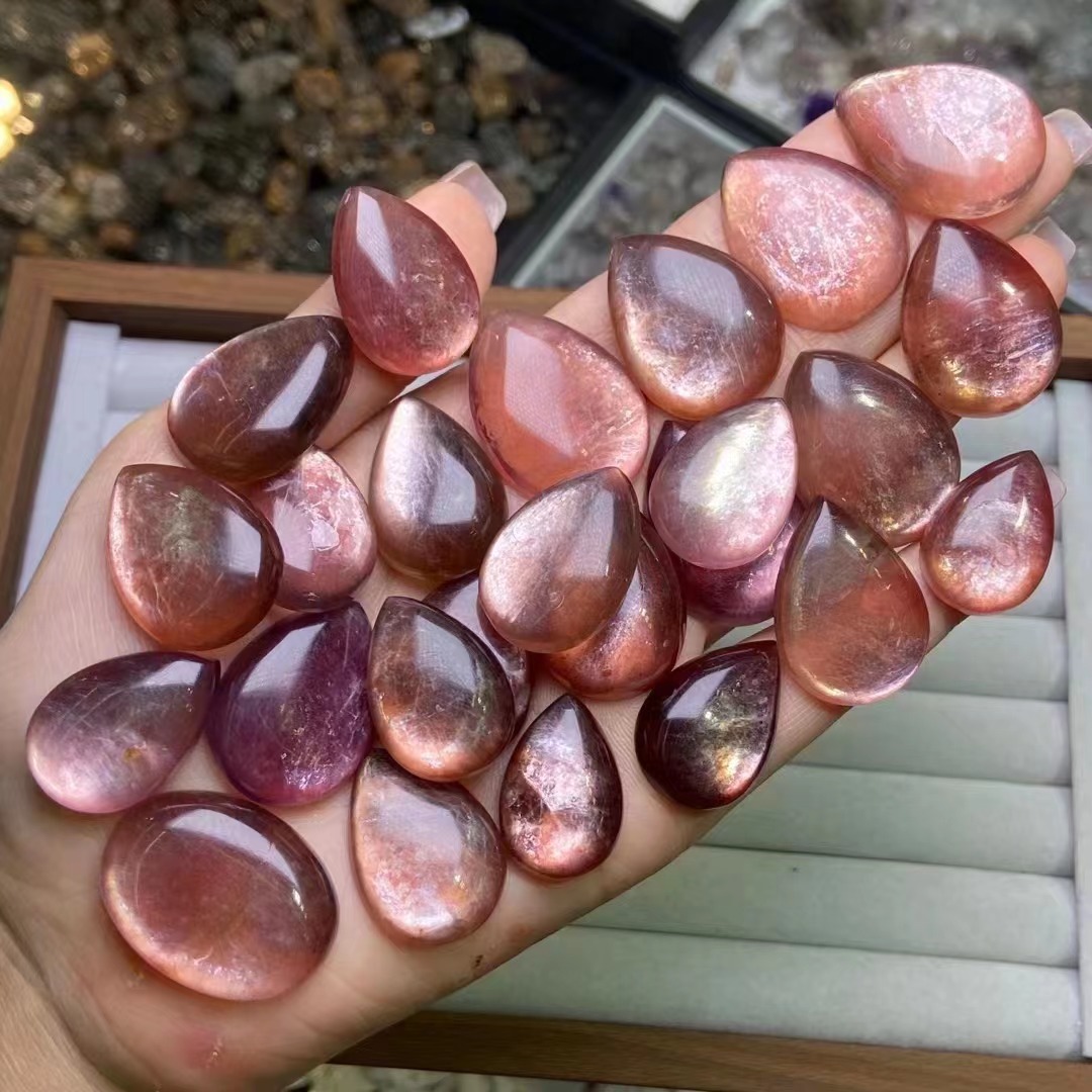 工厂直销天然紫锂云母吊坠 樱花粉 晶体通透猫眼效应水滴裸石diy