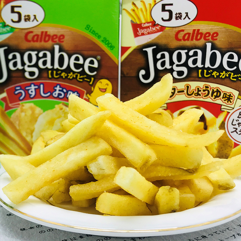 日本进口calbee卡乐比薯条三兄弟咸味酱油味薯条80g休闲膨化零食