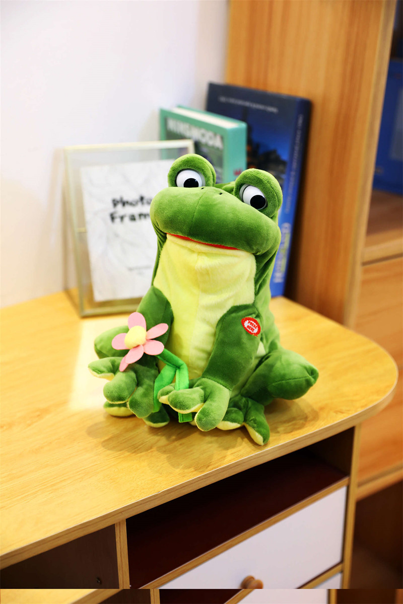 跨境外贸新款会动眼睛的绿色青蛙电动毛绒玩具会唱歌玩偶现货批发