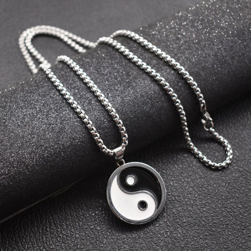日韩ins潮流个性太极八卦挂坠项链 复古简约阴阳黑白情侣锁骨颈链