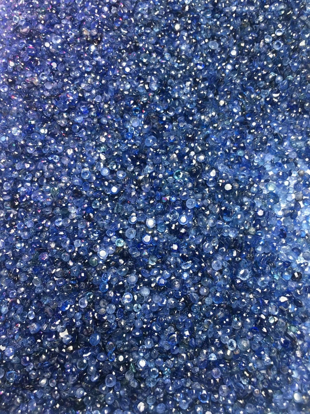 斯里兰卡蓝宝石 裸石戒面 配石 圆形2-3mm 可搭配镶嵌手链戒指