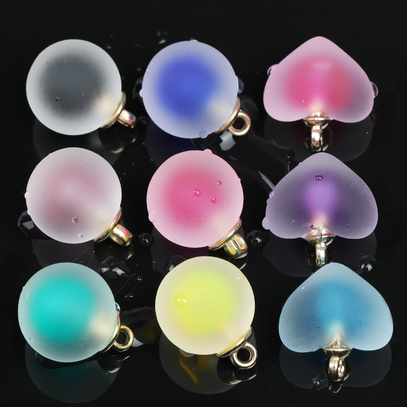 磨砂亚克力圆形头绳挂件 七彩珠中珠爱心手链吊坠 diy饰品配件