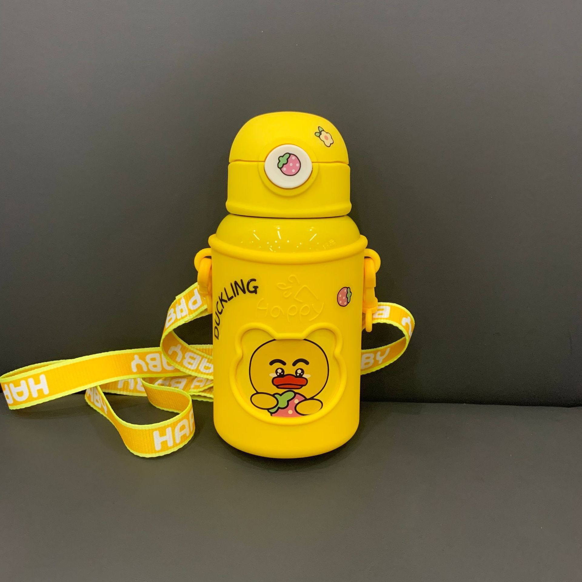 儿童保温杯可爱新款加厚硅胶套 创意卡通贴纸便携斜挎挂绳子水壶