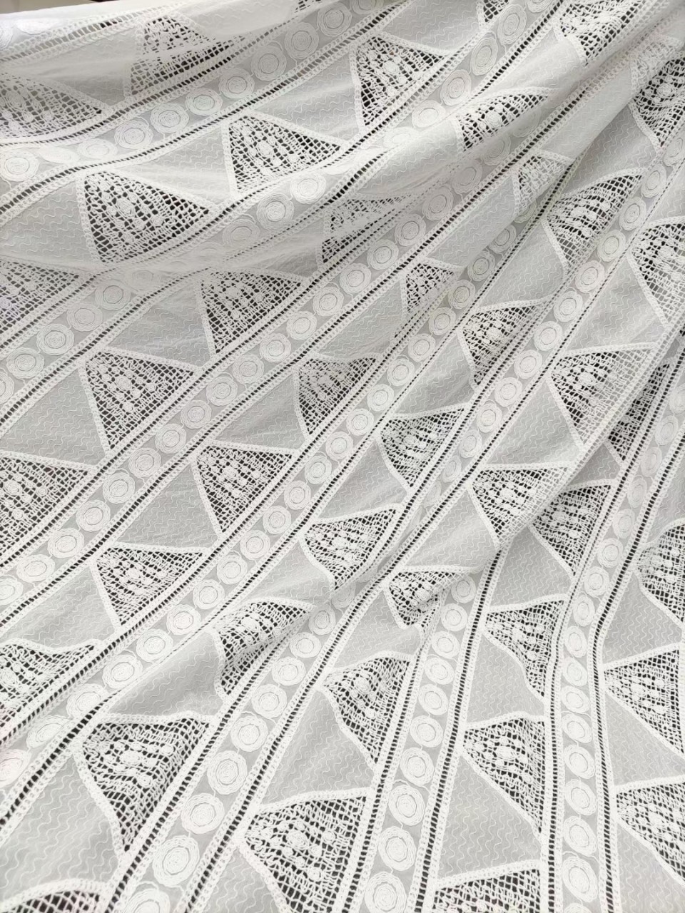 纯棉激光股线绣花面料半漂几何感图形连衣裙面料外贸设计师布料新