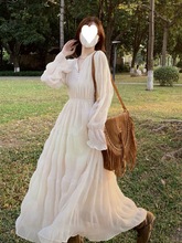 仙女茶歇法式初春白色沙滩裙收腰显瘦压褶度假长裙长袖雪纺连衣裙
