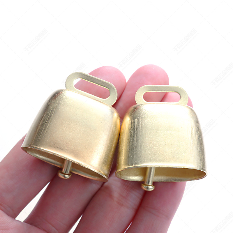 牛铃铛宠物金属圣诞装饰牛铃挂件diy工艺礼品金色铁铃铛厂家批发