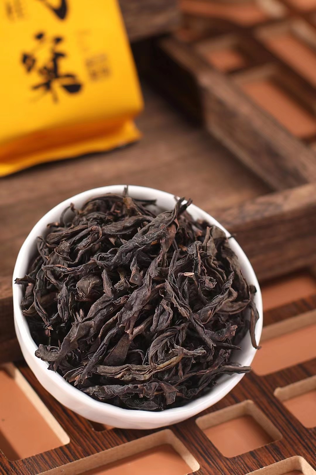 燕子窠肉桂礼盒装武夷大红袍醇香型桂香幽雅传统炭焙熟茶250克茶