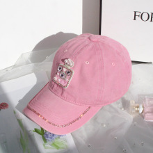 原创 2024年新款粉色棒球帽女薄款透气香水瓶水钻甜美轻奢鸭舌帽