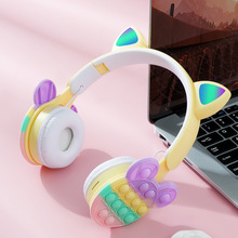 新品跨境头戴式蓝牙耳机卡通创意发光蓝牙B30猫耳朵儿童无线降噪