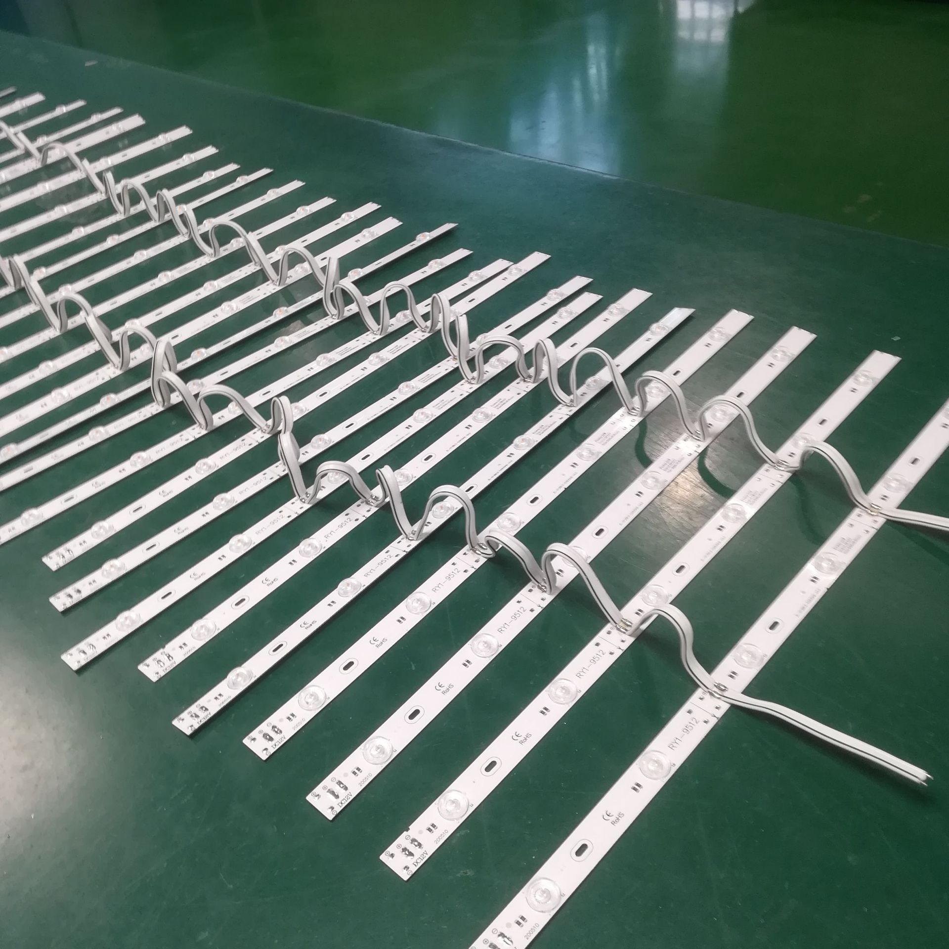 深圳工厂优惠2835漫反射灯条12v低压拉布软膜灯箱卷帘高亮硬灯条