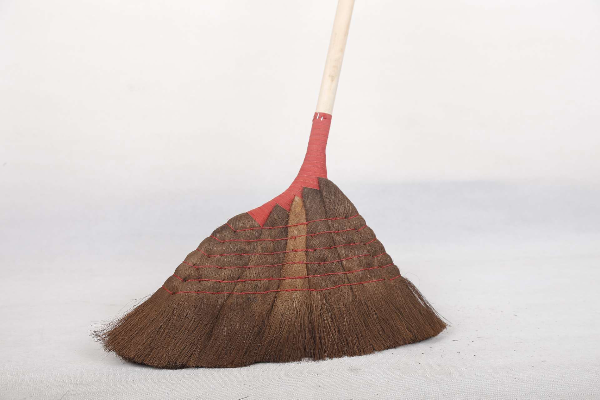 批发竹柄棕扫帚鬃毛苕扫纯手工制作粽苕帚家用清洁工厂学校扫把
