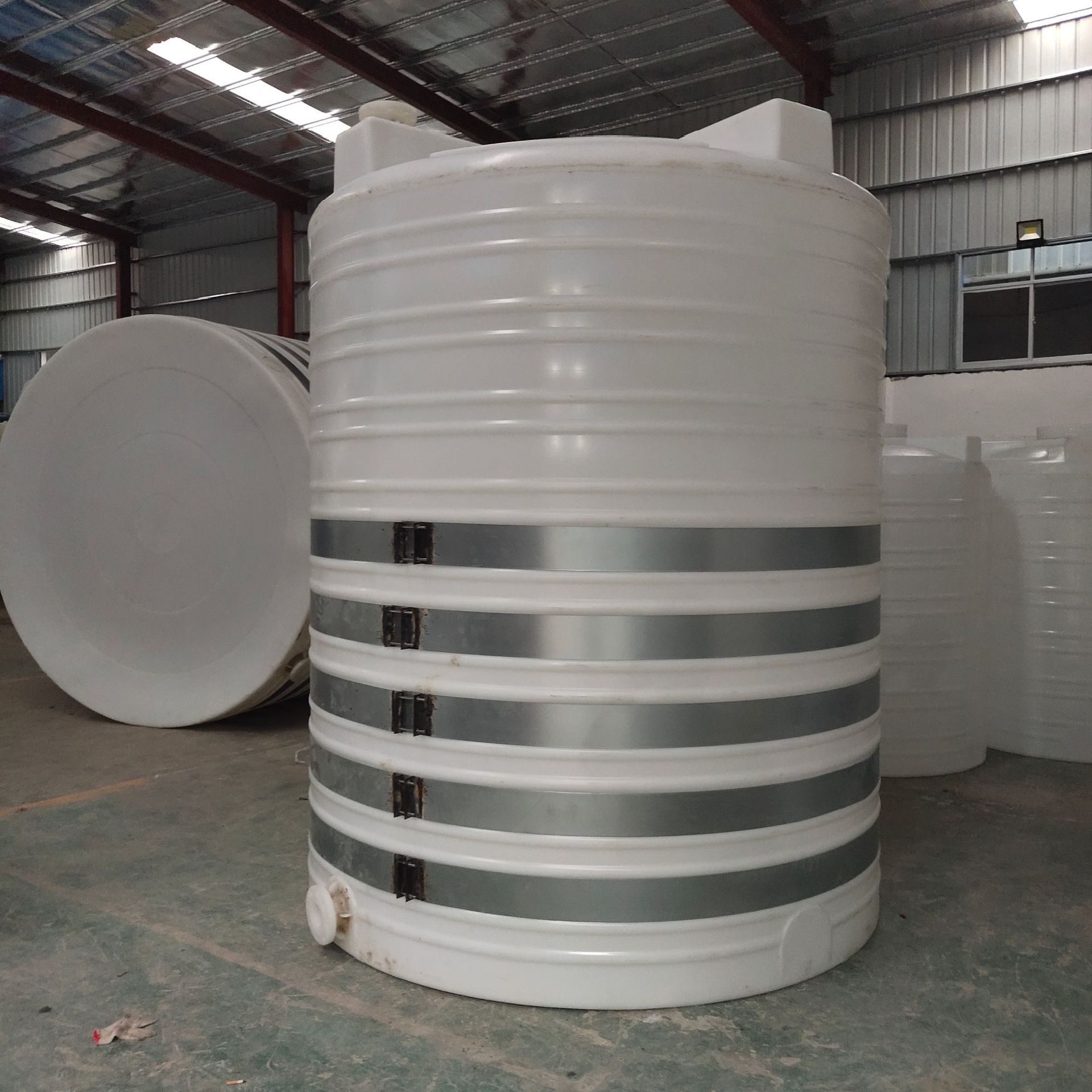 1吨耐酸碱pe水箱储水桶5立方雨水搜集消防储水罐10吨工业废水桶