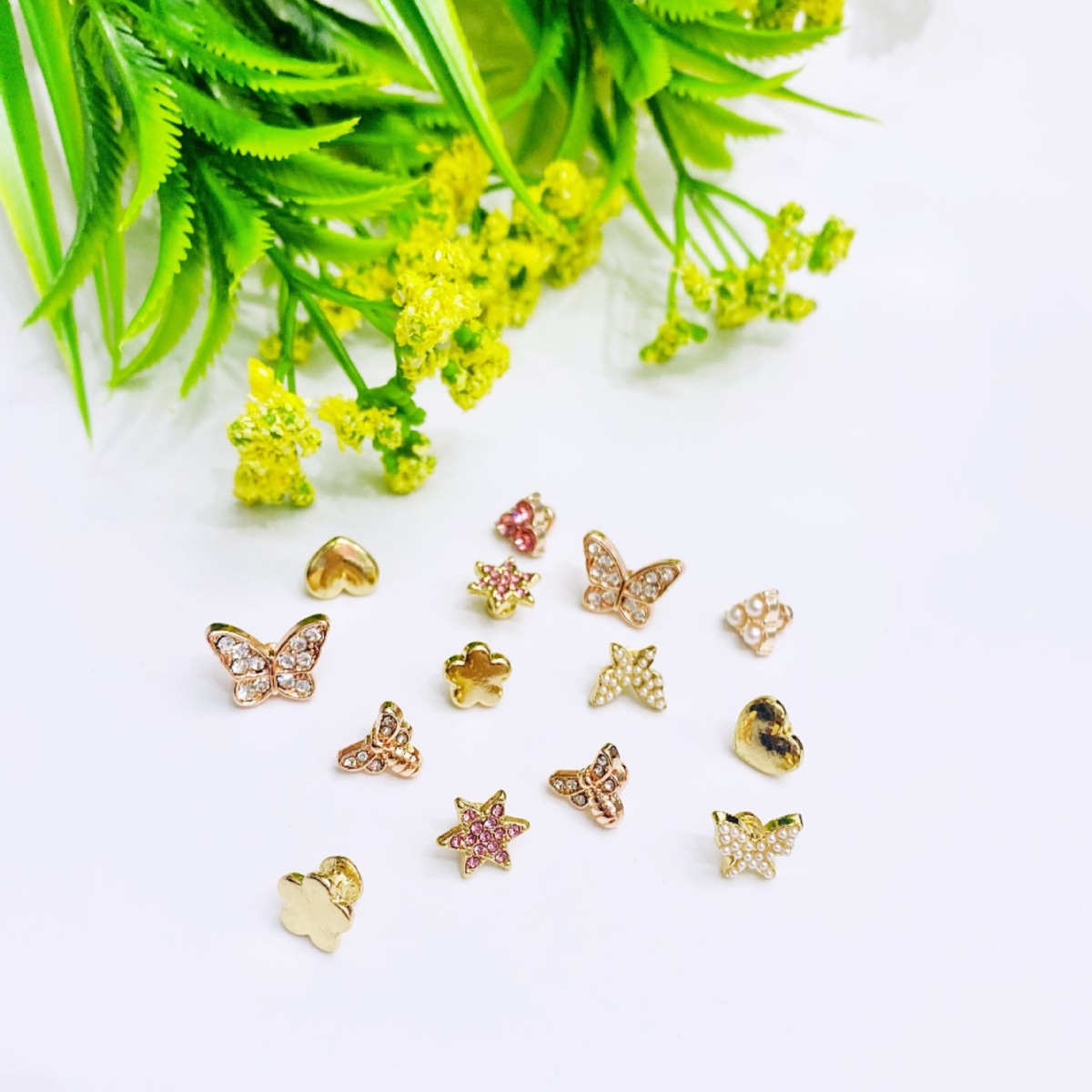 For Smart Watch Apple Watch Alloy Metal Decorative Nail Accessories Delicate Bead-Set Diamond Butterfly Ornament