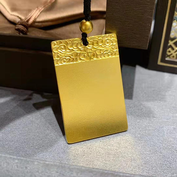 足金999无事牌吊坠古法黄金编绳周d福款纯金方牌传承项坠水贝批发