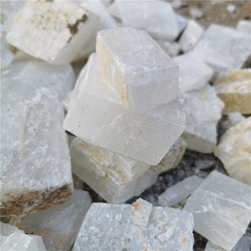 现货供应方解石块白色 黄色工艺品雕刻用方解石原矿石 方解石颗粒