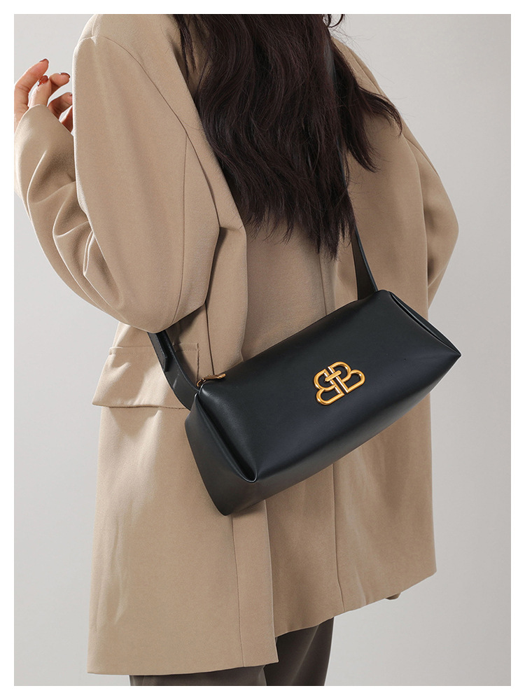 High-Grade Bag Women's 2023 Winter New Shoulder Bag Small Square Bag Simple Classic Style All-Match Fashion Messenger Bag